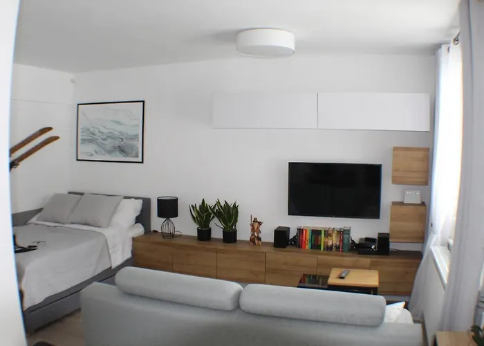 Pod Swierkami * 斯克拉斯卡波伦巴